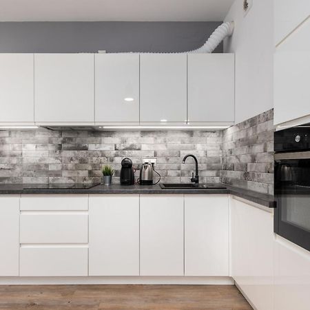 Rakowska 14A 1 Bedroom By Homeprime Варшава Экстерьер фото