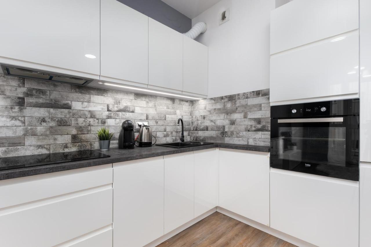Rakowska 14A 1 Bedroom By Homeprime Варшава Экстерьер фото